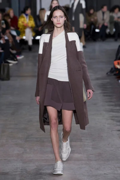 Look 11